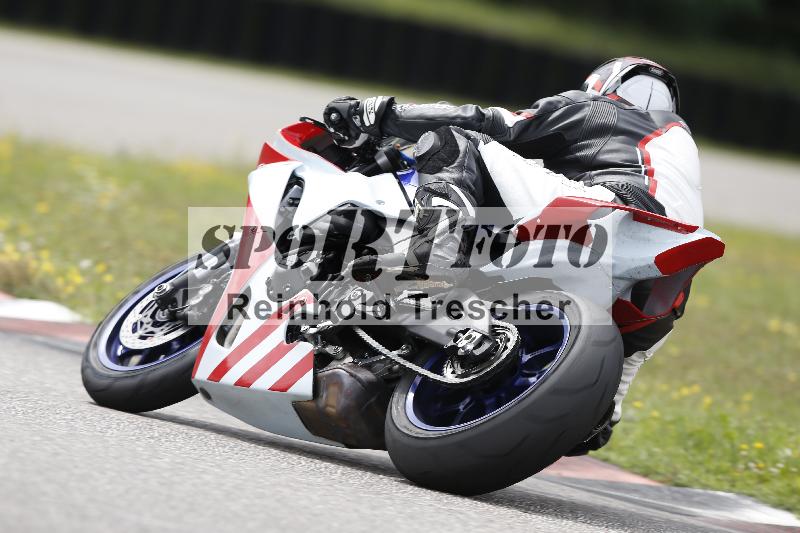 /37 28.07.2025 Dunlop Ride und Test Day ADR/Trackday Erfahren gelb Trackday schnell  rot/44